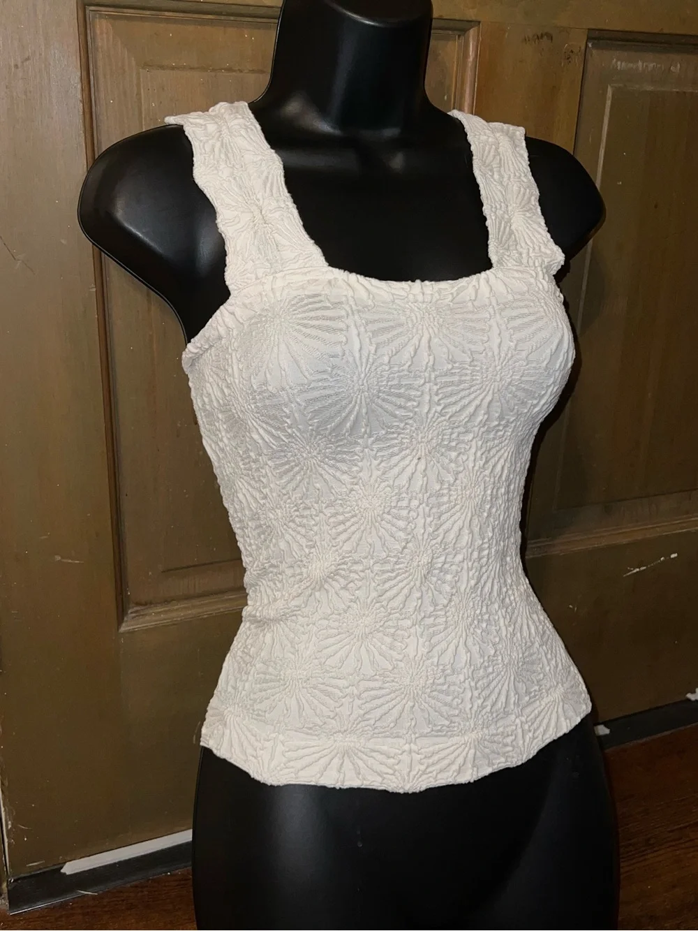 Altar'd State Intimate Blaire Seamless Cream Floral Square Neck Tank Size S/M - Picture 5 of 7